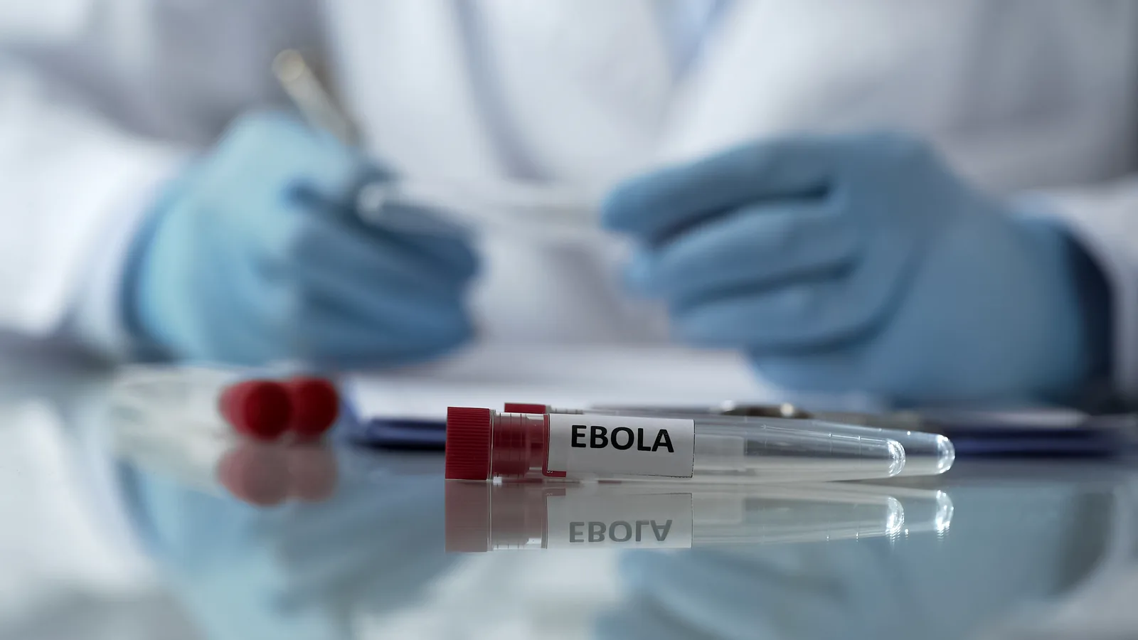 Ebola-vaksine klar for kliniske studier i Storbritannia